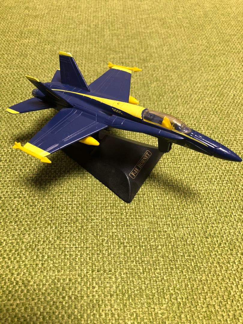 戦闘機　模型　F-18   ホーネット