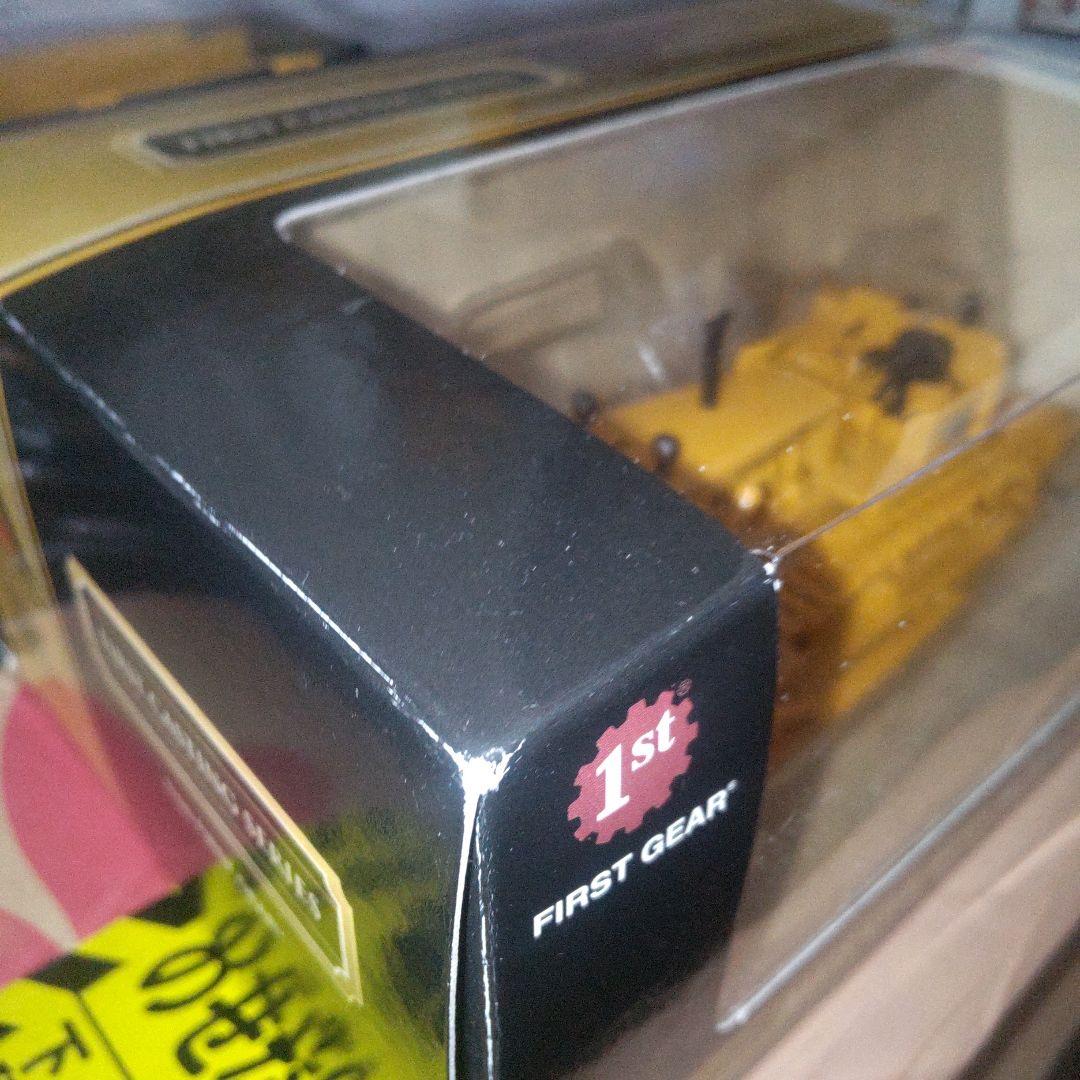 ファーストギア　ダンプ重機積載トレーラー　ブルドーザー　2セット 1/50