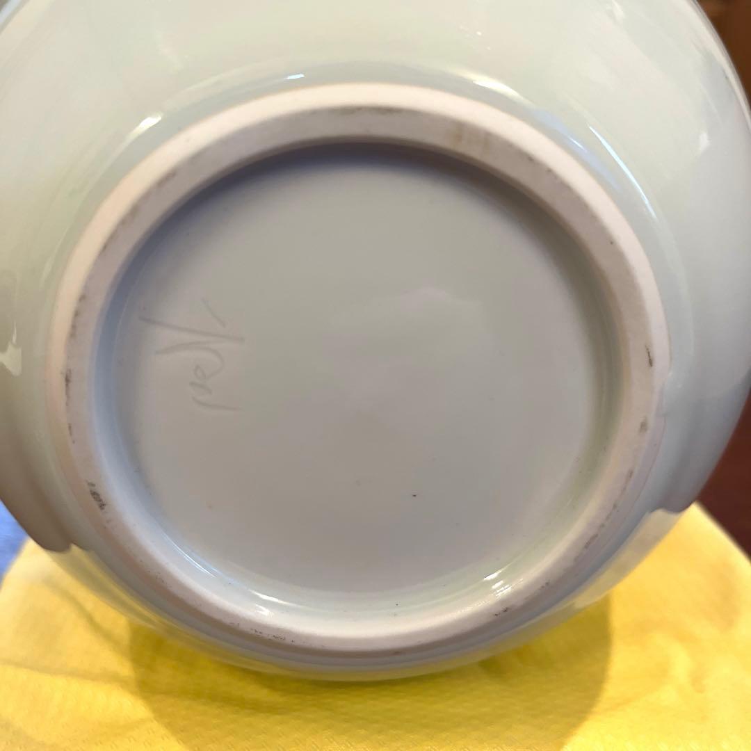 白磁彫　壺　松尾重利造