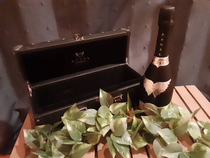 エンジェル　ブラック　新品　箱付き