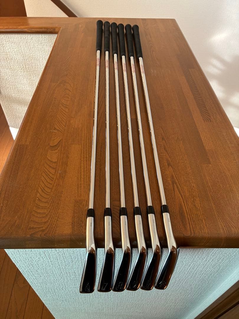 タイトリストT200アイアン　6-9 P 48