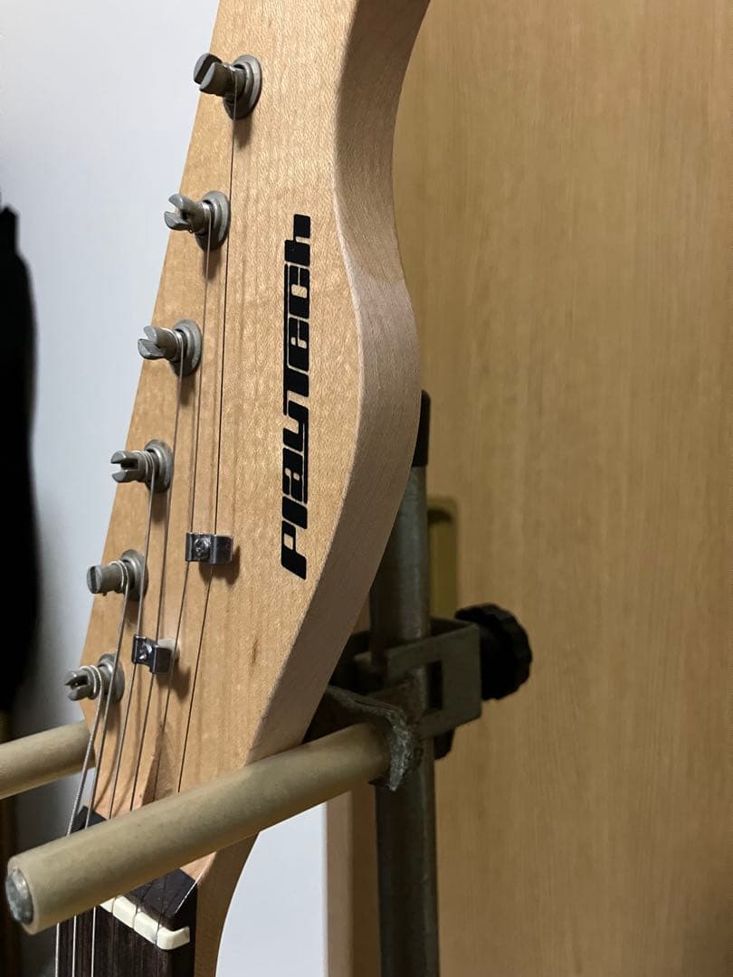 ストラトキャスタータイプ エレキギター ホワイト　プレイテックST250Ⅱ改