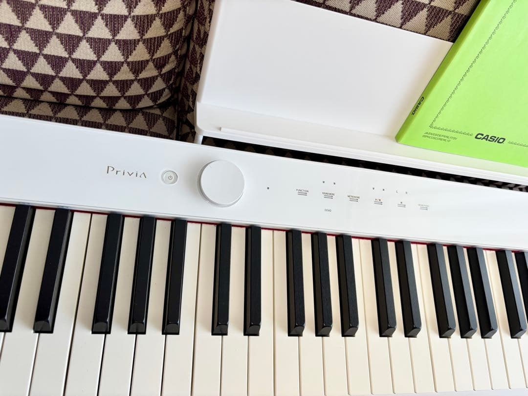 美品　カシオ　px-s1100 ホワイト　電子ピアノ　88鍵盤　ペダル