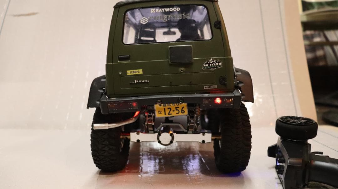 4*m様 スズキ ジムニー 運転しています。