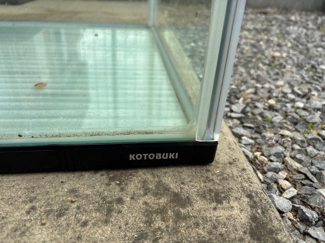伊勢崎引き取り限定 KOTOBUKI 1200水槽のみ ガラス蓋片側欠品