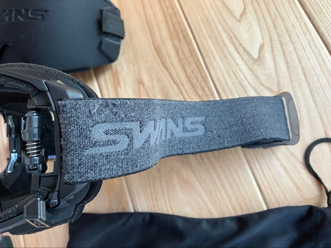 ⚠️中古SWANS ROVOゴーグル lens中央に傷あります クリア換レンズ付