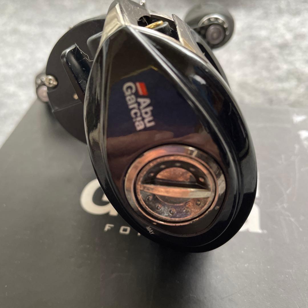 アブガルシアベイトリール/REVOパワークランク6/ギア比6.4:1 美品中古