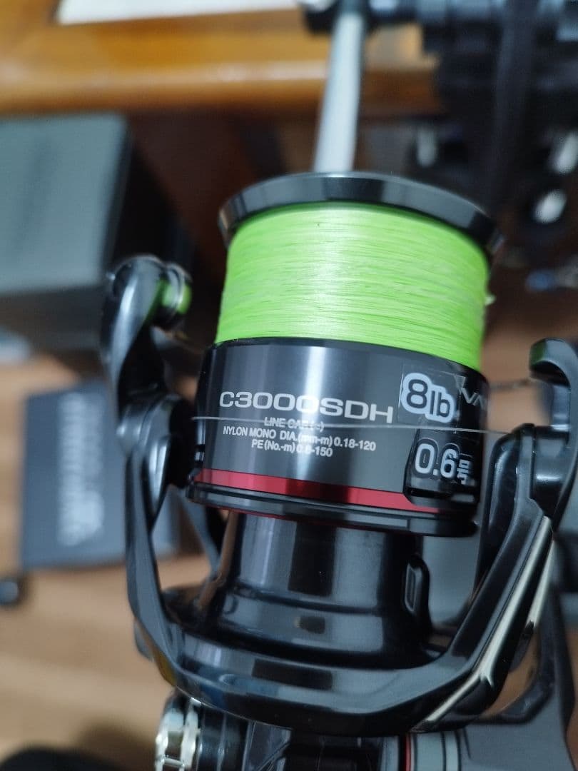 SHIMANO 超美品 24 VANFORD C3000SDH スピニングリール