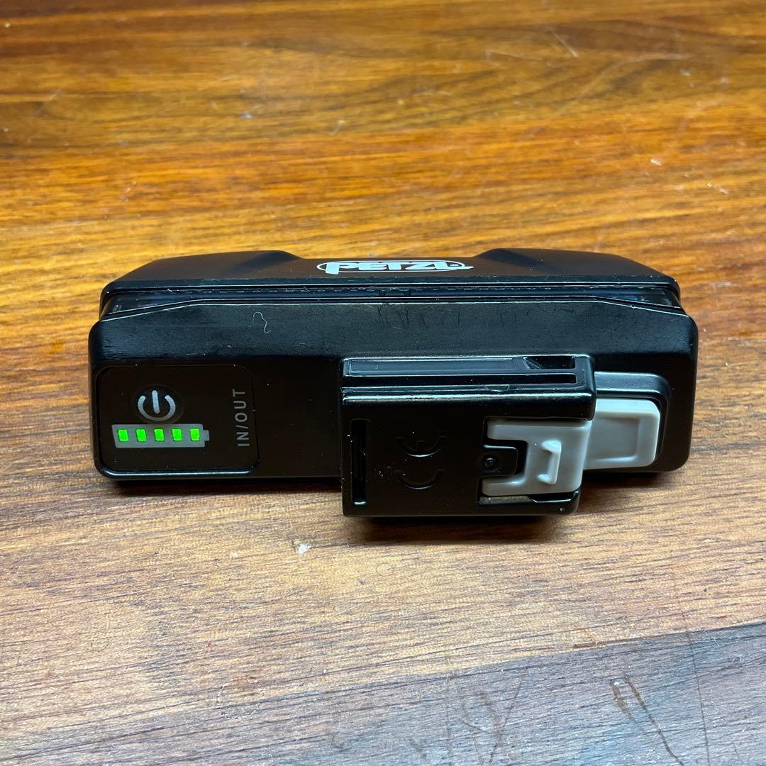 Petzl NAO RLヘッドランプ 1500ルーメン　リアクティブライティング