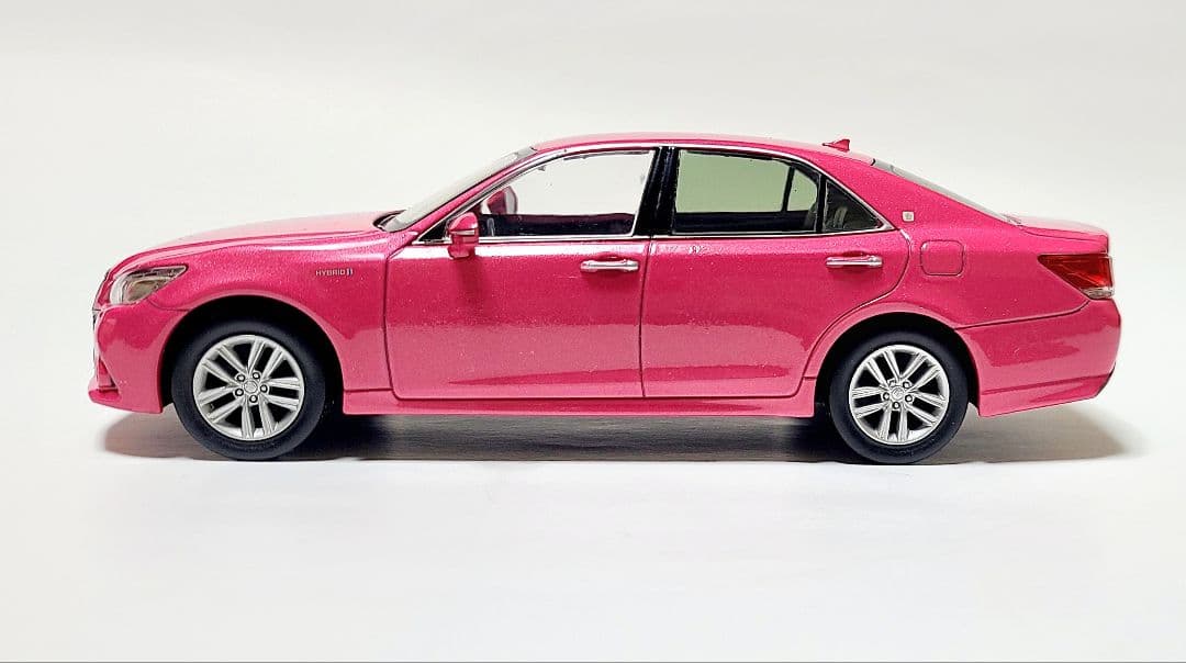 トヨタ 210系クラウンアスリートG ピンク カラーサンプル