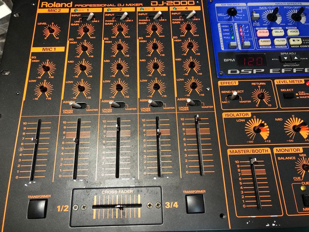 Roland ローランド　DJ-2000