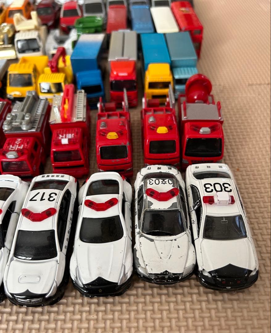 トミカ まとめ売り　85台