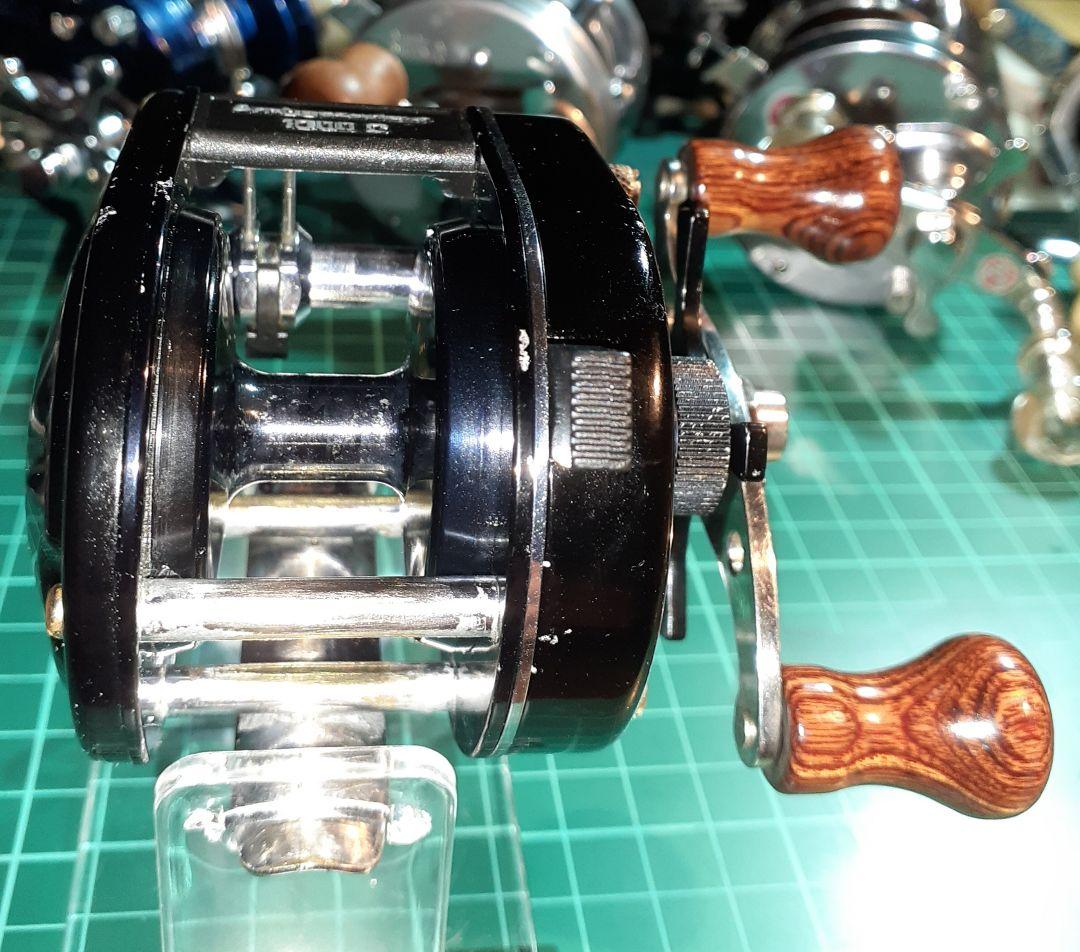 アブガルシア ABU アンバサダー１０００C ウッドノブハンドル仕様