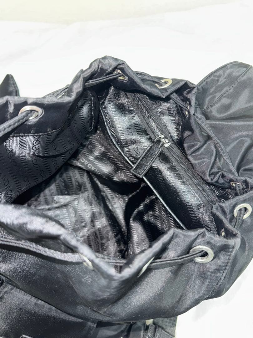 PRADA ナイロン リュック スモールサイズ