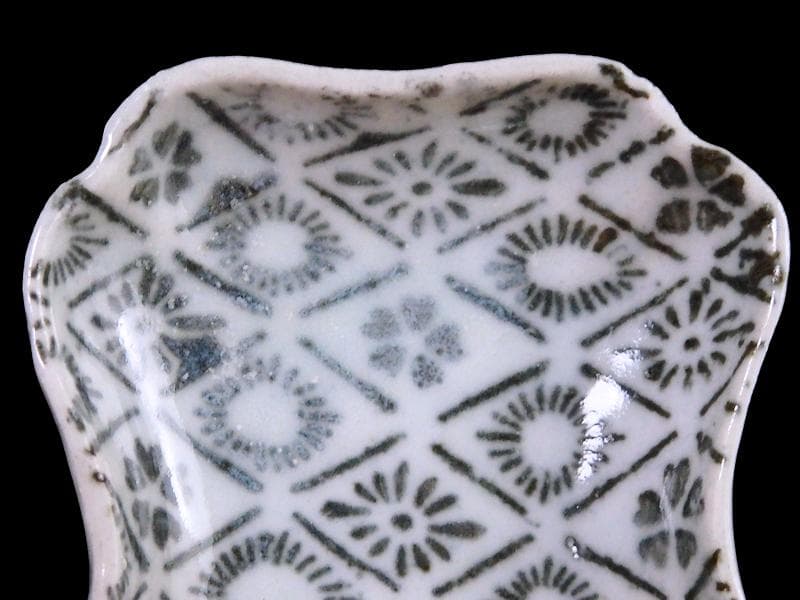 古伊万里　型刷印判　桜に菊花紋　変形皿　D288AS-CWf