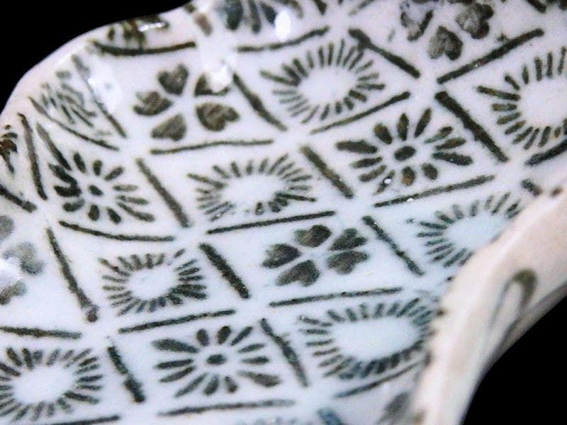 古伊万里　型刷印判　桜に菊花紋　変形皿　D288AS-CWf