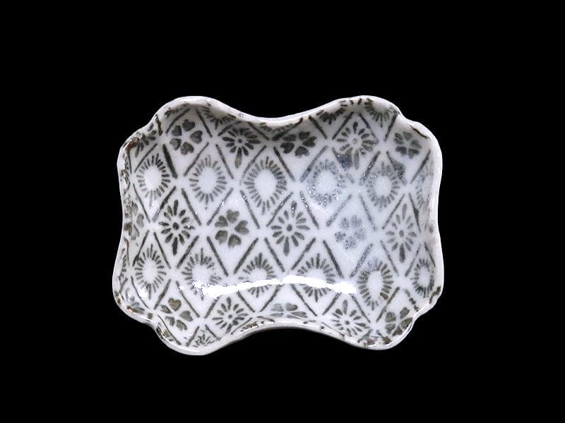 古伊万里　型刷印判　桜に菊花紋　変形皿　D288AS-CWf