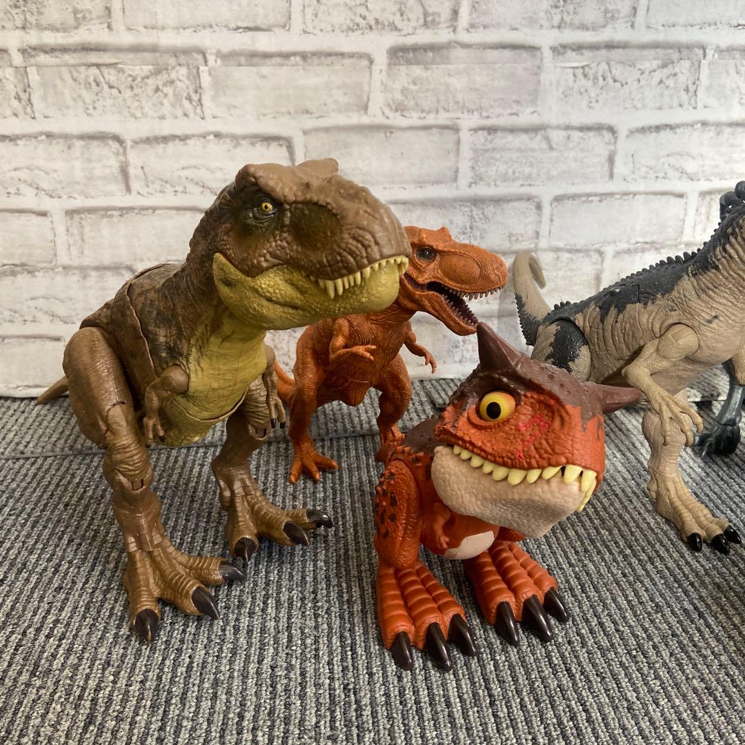 ジュラシック・ワールド 7体セット　恐竜　おもちゃ　フィギュア　ロボット