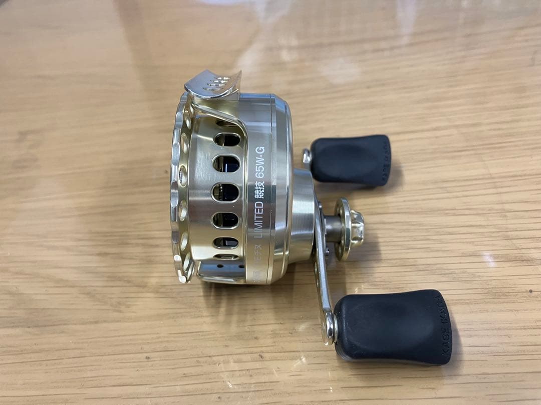 【 黒鯛工房 】 カセ筏師 THEチヌ LIMITED 競技65W-G リール