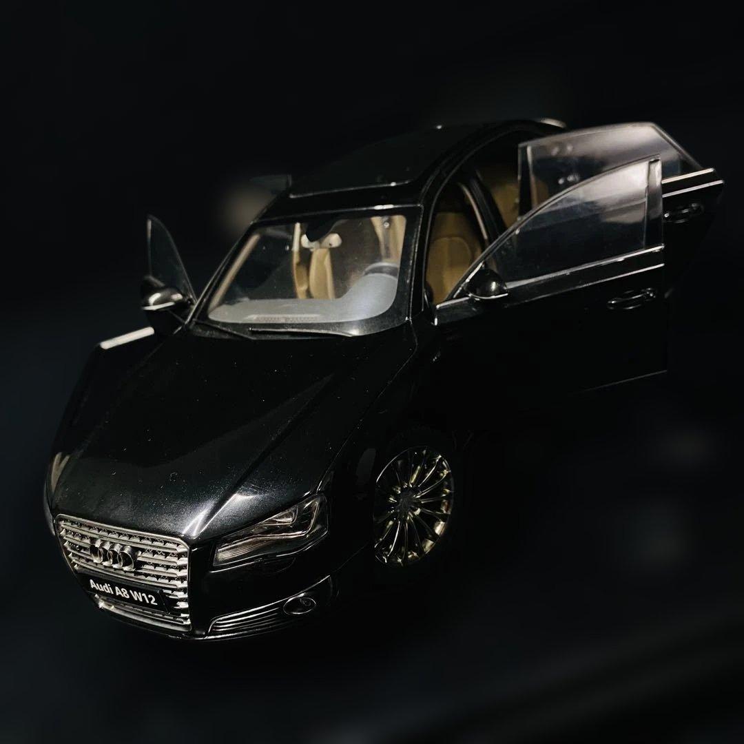京商 1/18 Audi A8L W12