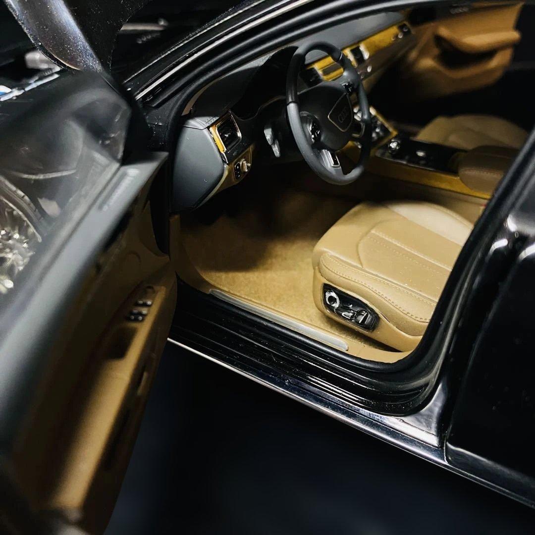 京商 1/18 Audi A8L W12