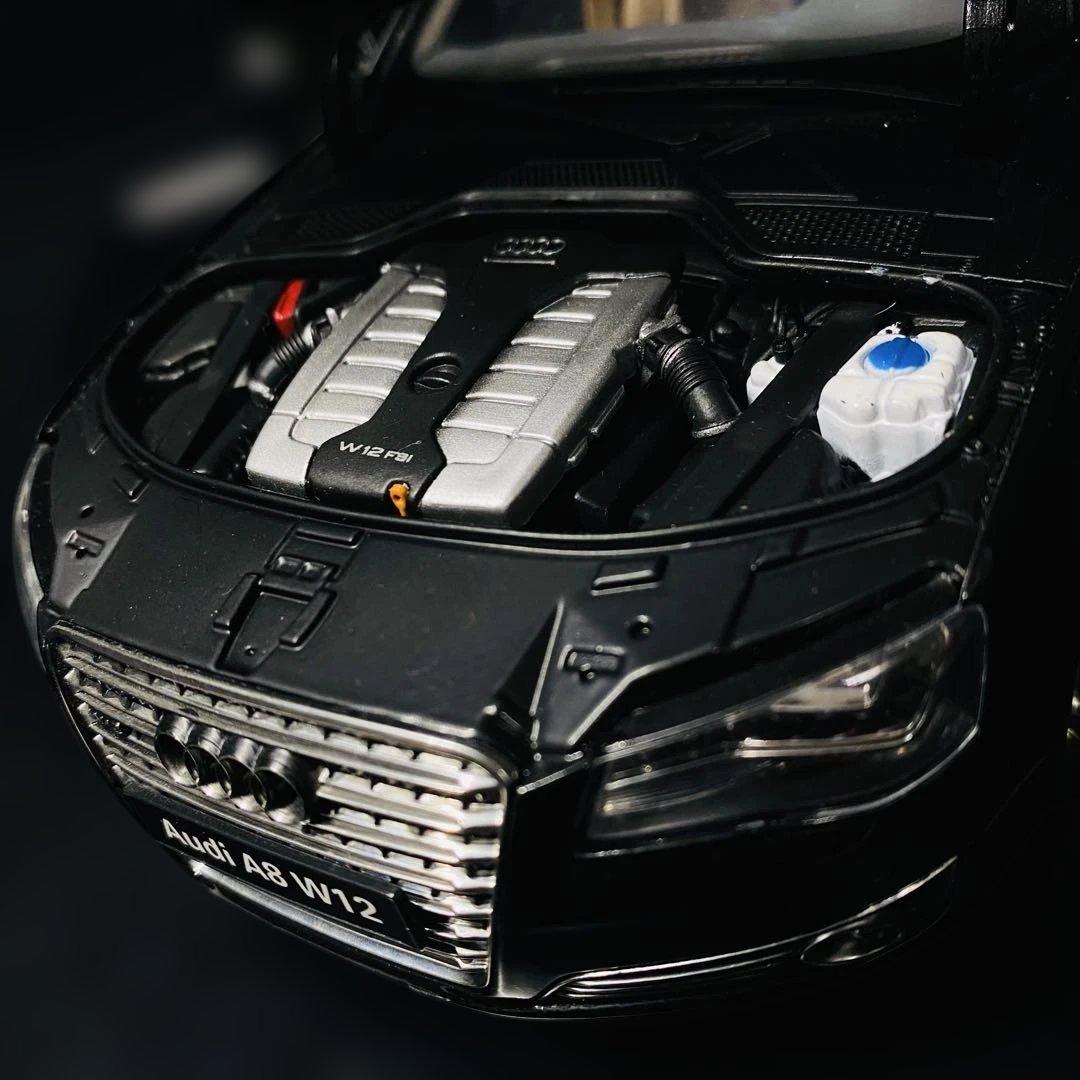 京商 1/18 Audi A8L W12