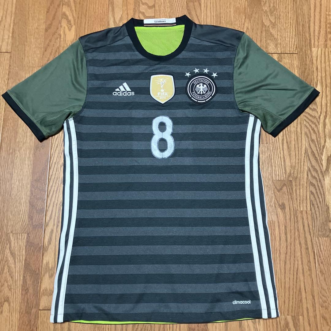 【美品/正規品】ドイツ代表 エジル ユニフォーム