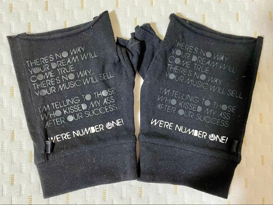 UVERworld No.1グローブ ナンバーワン