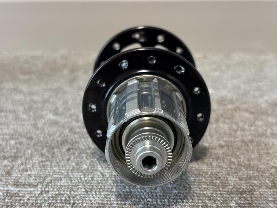 【美品】クリスキングChris King R45 24H リアハブ