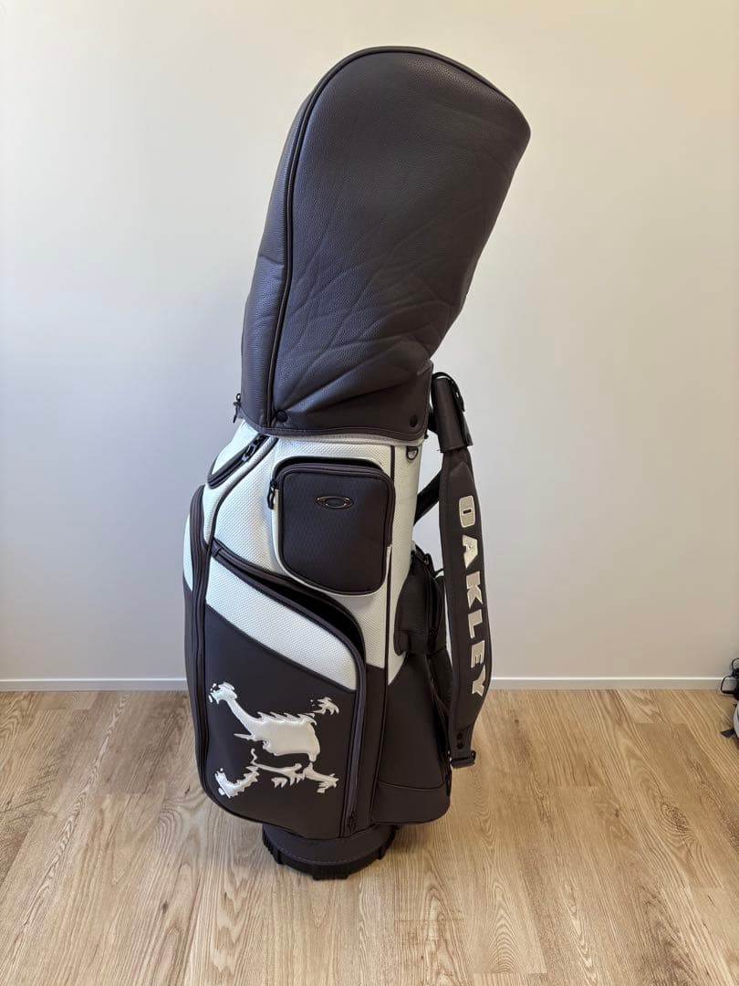 Oakley ゴルフバッグ グレーとホワイト