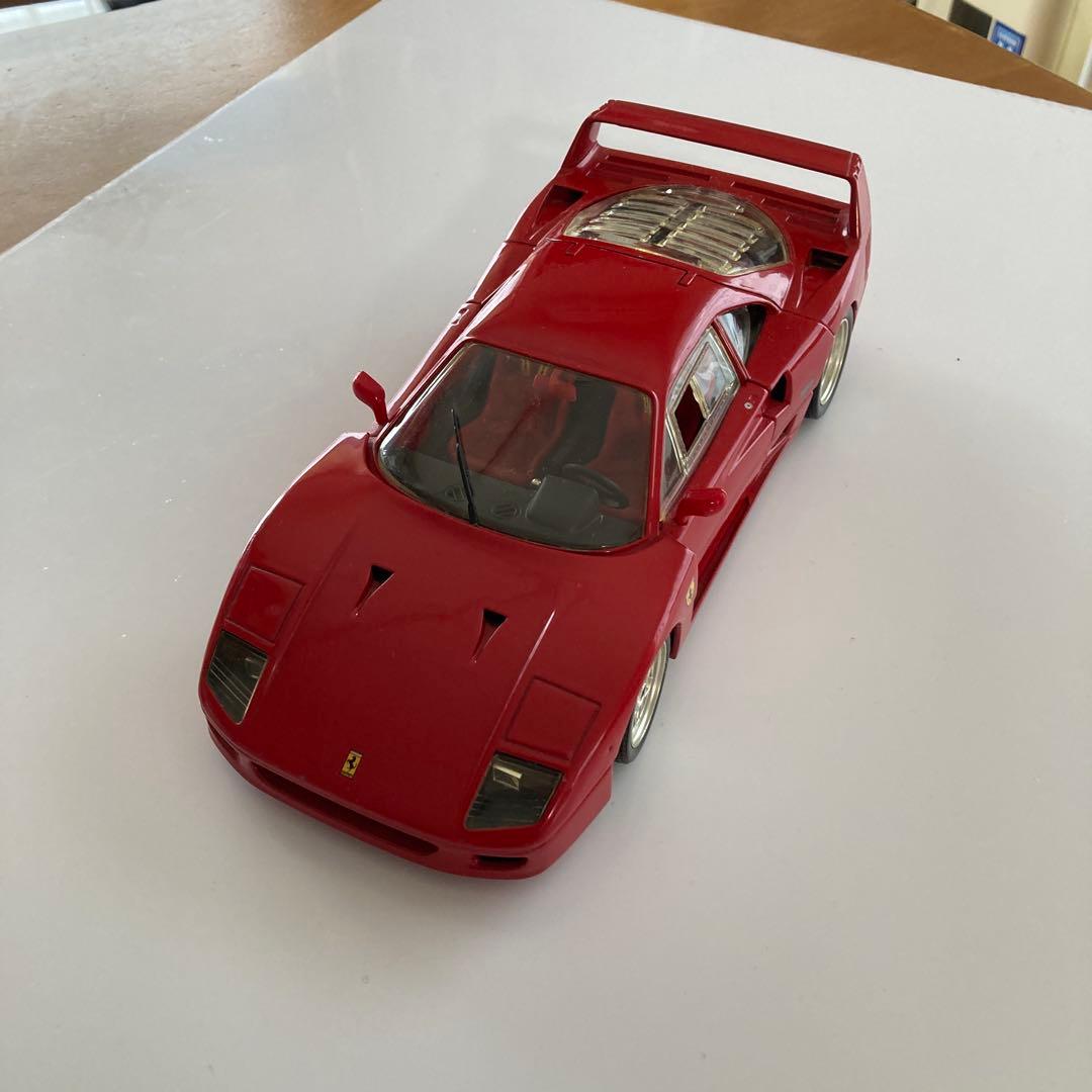 フェラーリ　F40 1/18ミニカー　ホットウィール