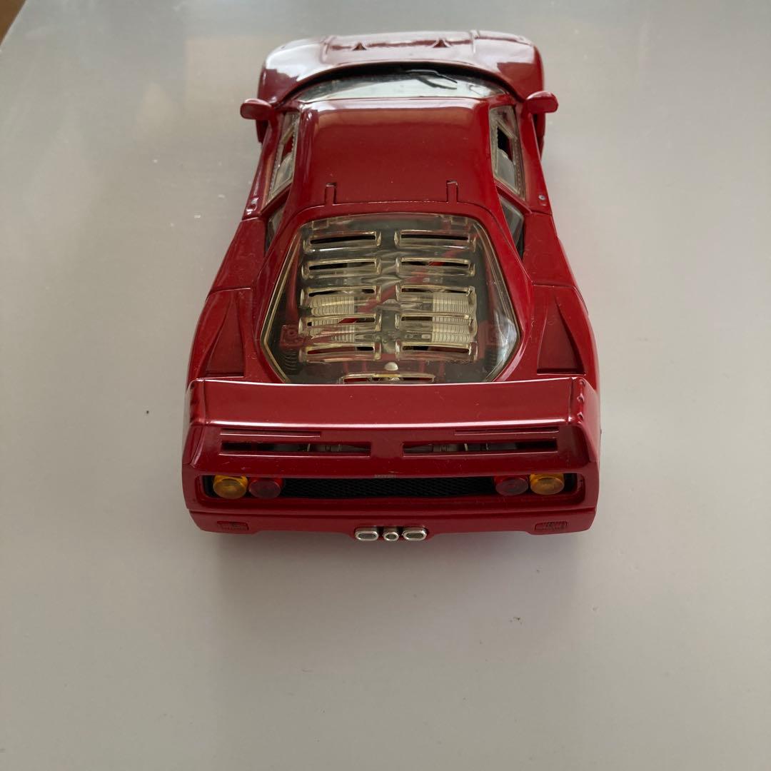 フェラーリ　F40 1/18ミニカー　ホットウィール