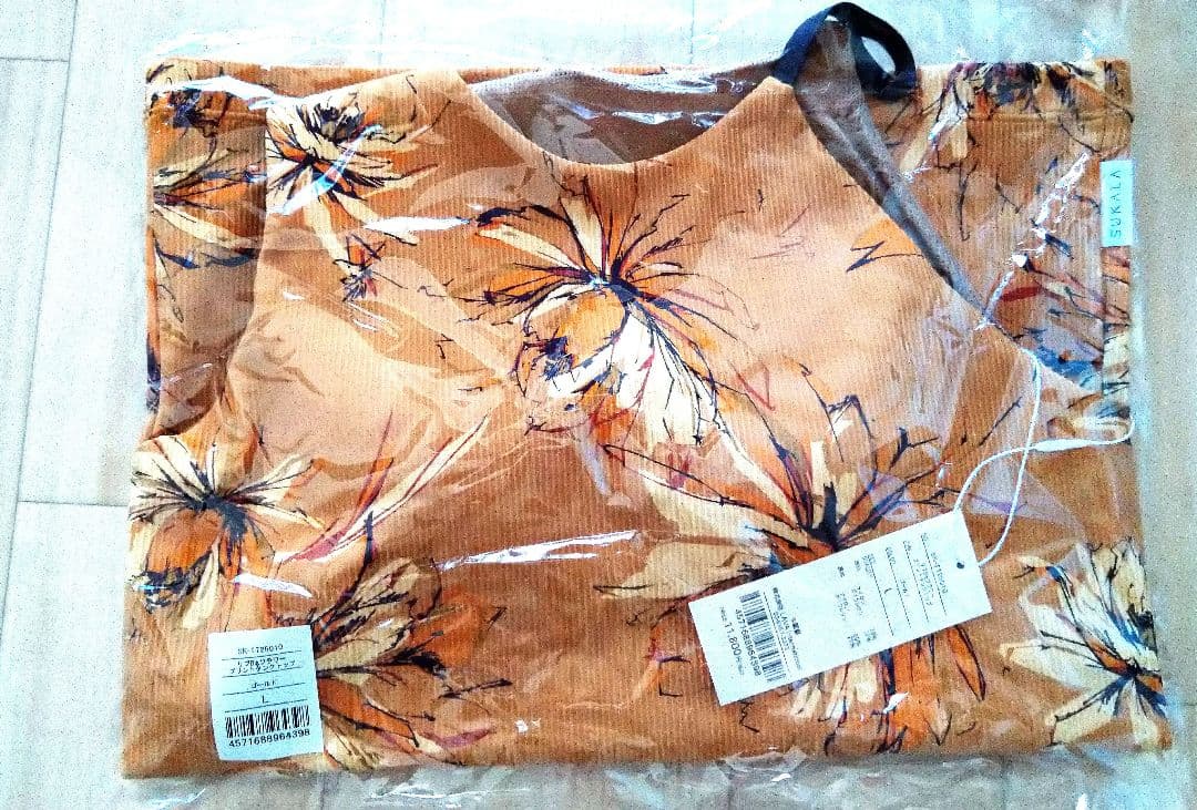 【紙タグ付】SUKALA リブBigフラワープリント タンクトップ　ゴールド　Ｌ