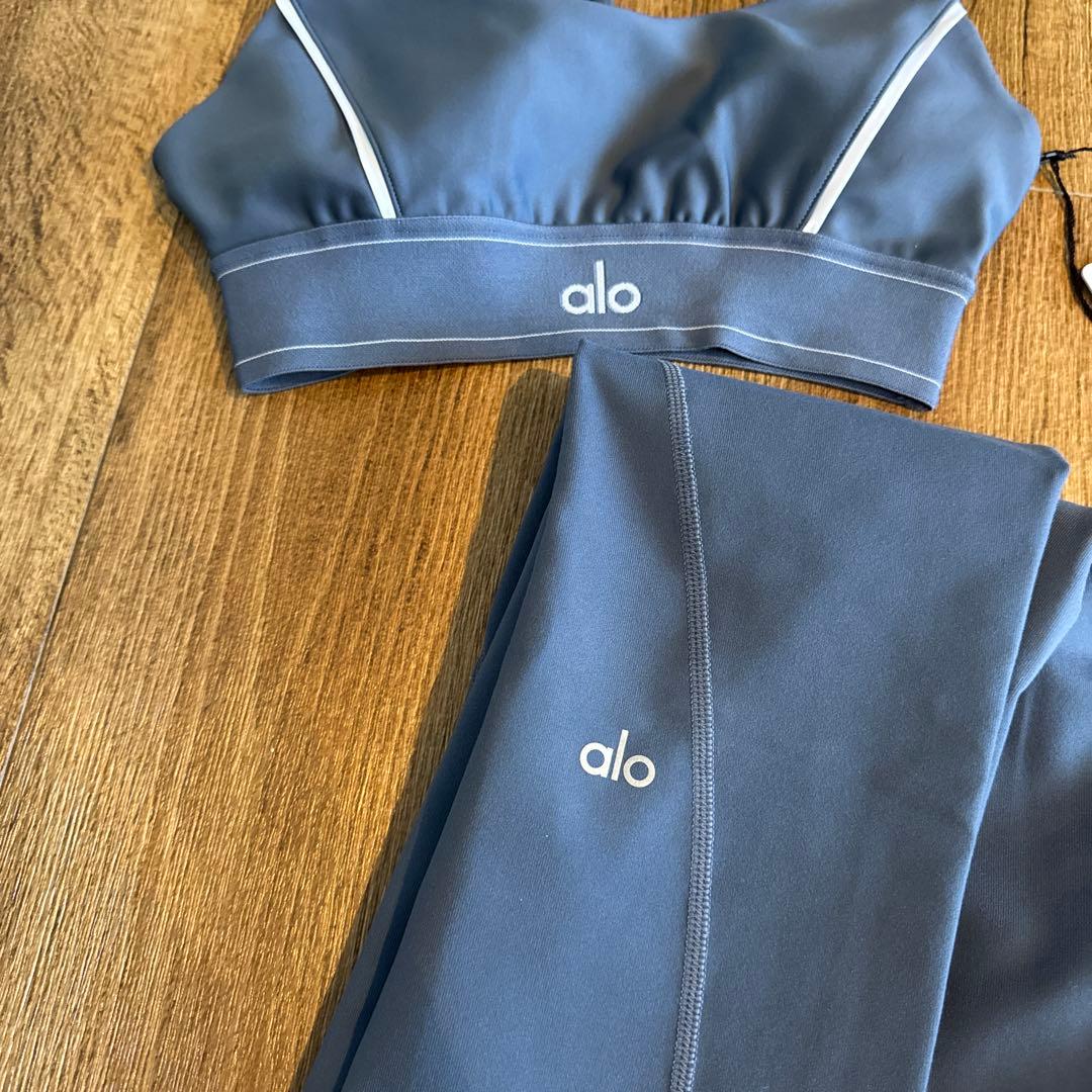 alo yoga スポーツブラとレギンスセット グレー