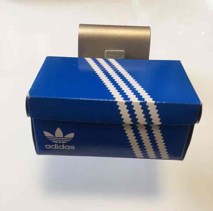 adidas QEE 激レア　キーホルダー　非売品
