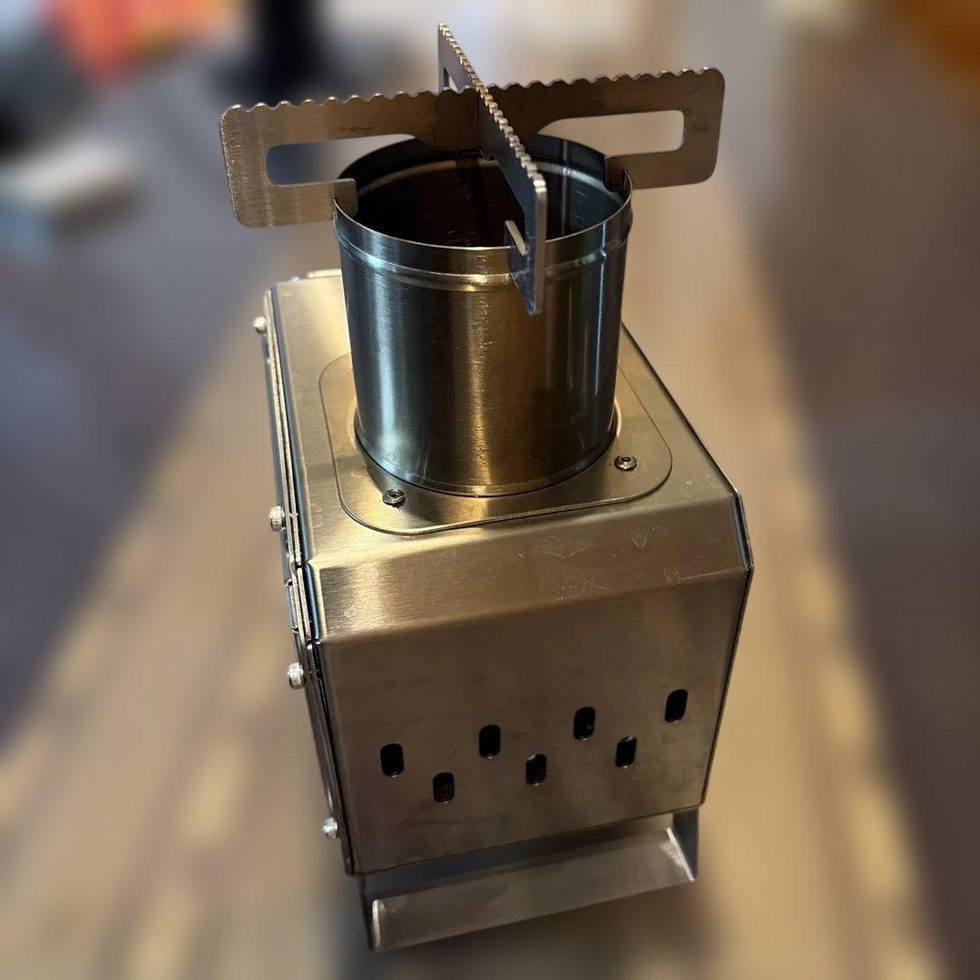 薪ストーブ軽量ステンレスキャンプストーブ、持ち運び便利、アウトドア調理に最適