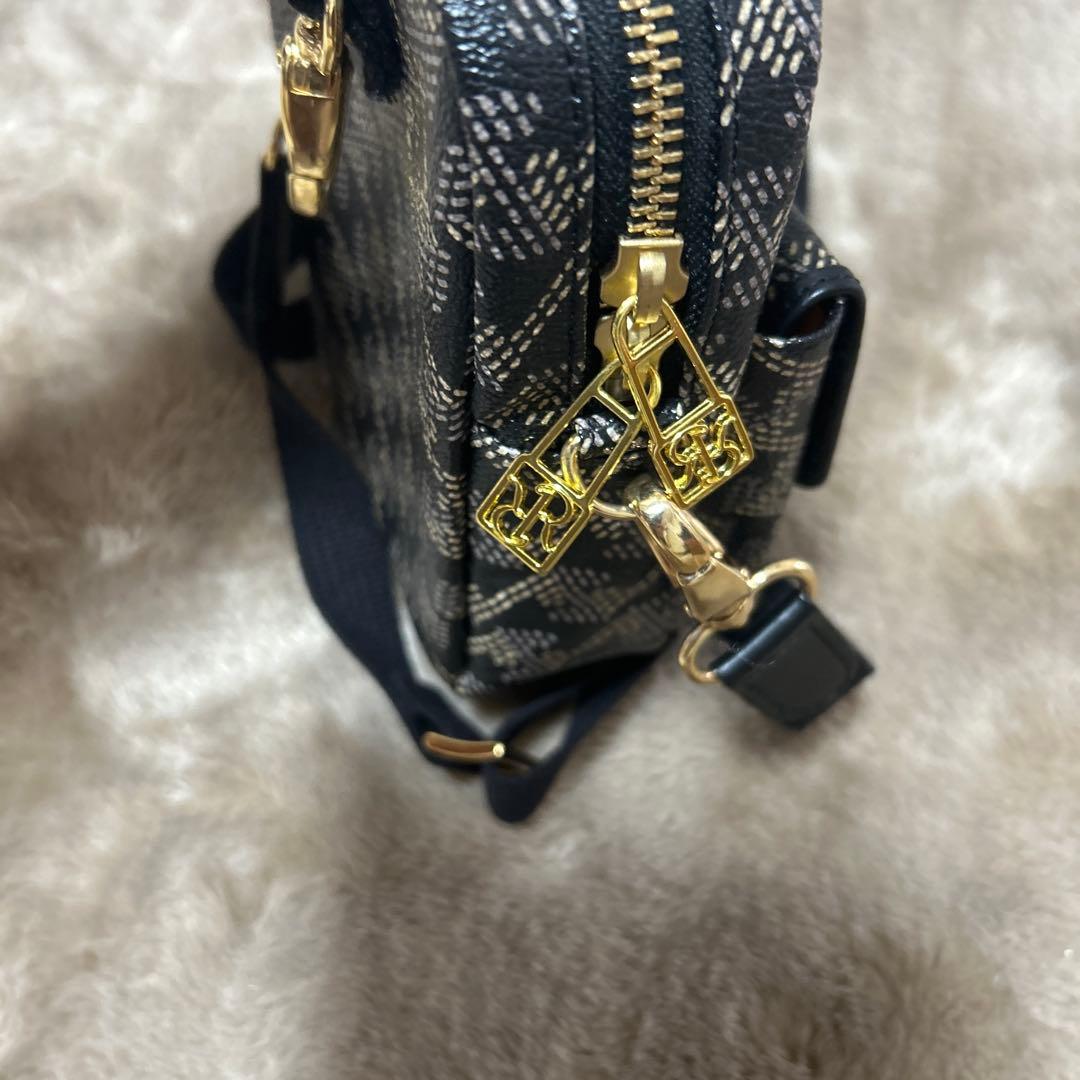 レザレクション　ショルダーバック