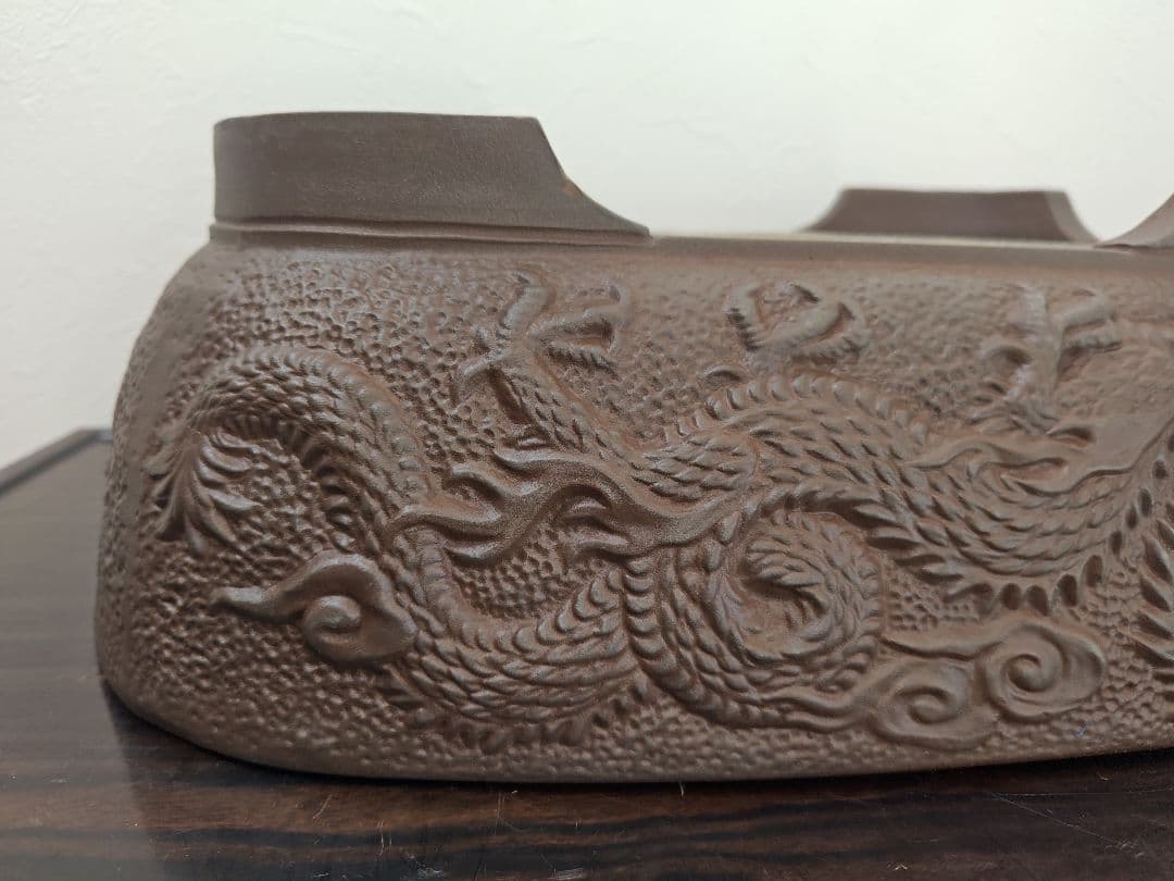 ドラゴン彫刻の陶器の盆栽鉢 約41cm×32cm×13cm　落款あり