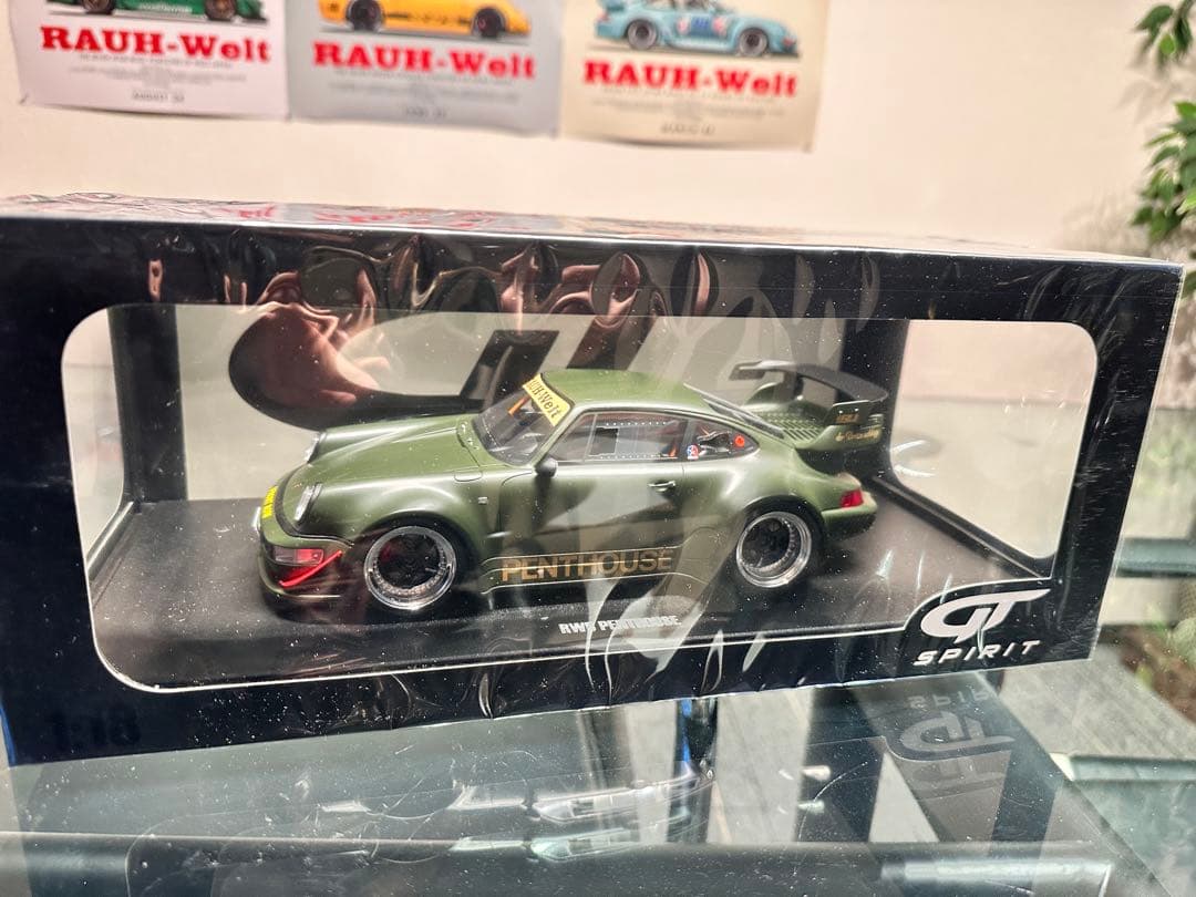 RWB PENTHOUSE ミニカー オリーブグリーン1/18