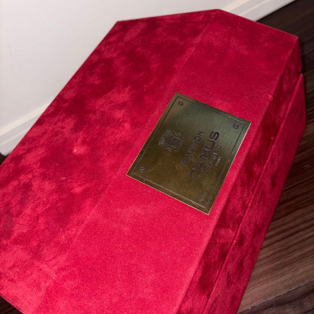 CAMUS カミュ トラディション バカラボトル ブランデー 700ml 40%