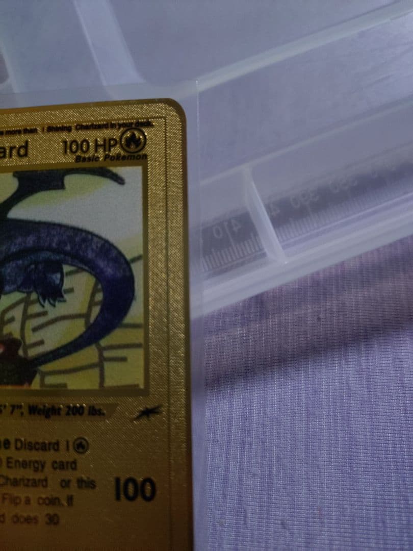 希少品 ひかるリザードン　海外版　ゴールド