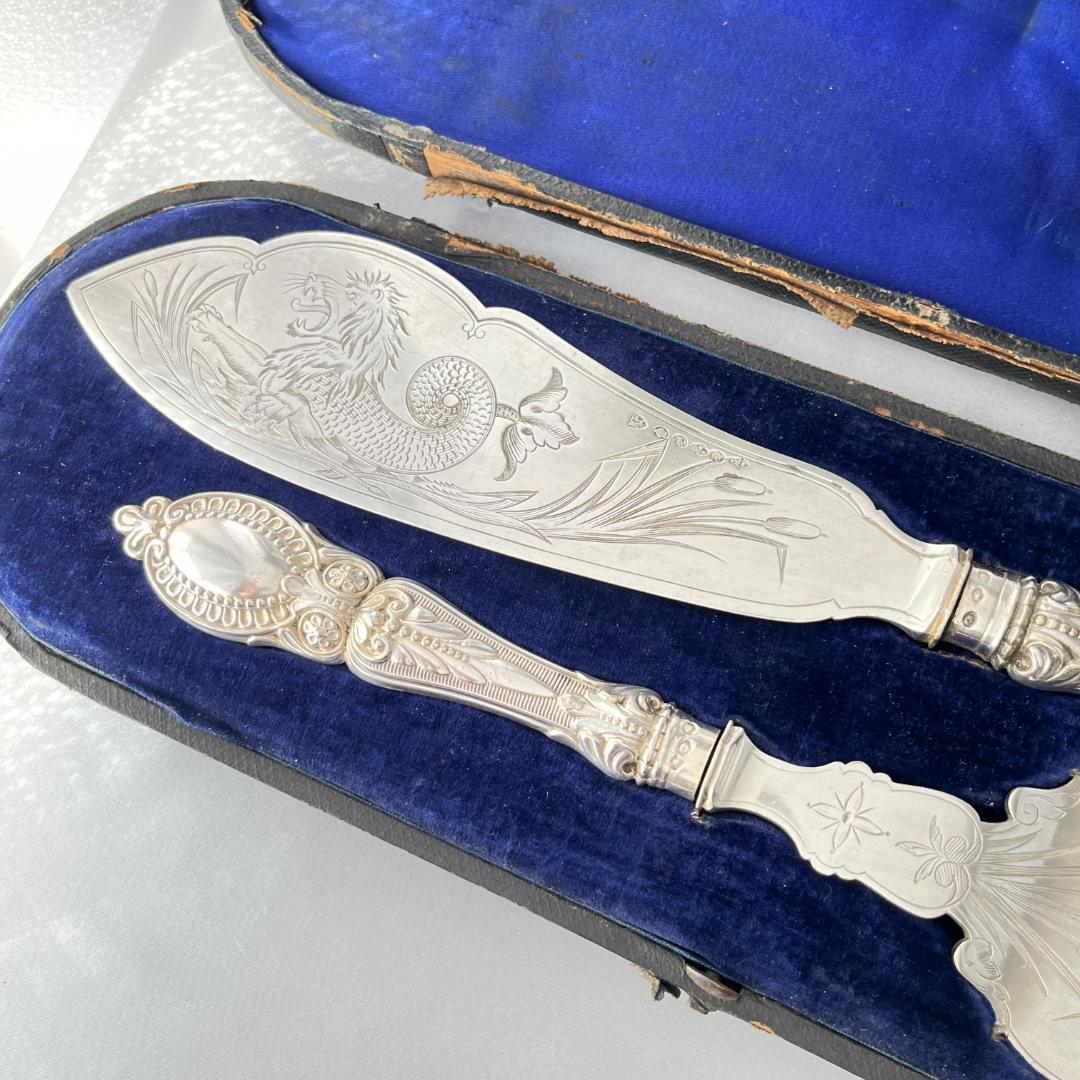 【英国】 ビクトリアンのサーバー ペア　 獅子のエングレイブ 豪奢！！！