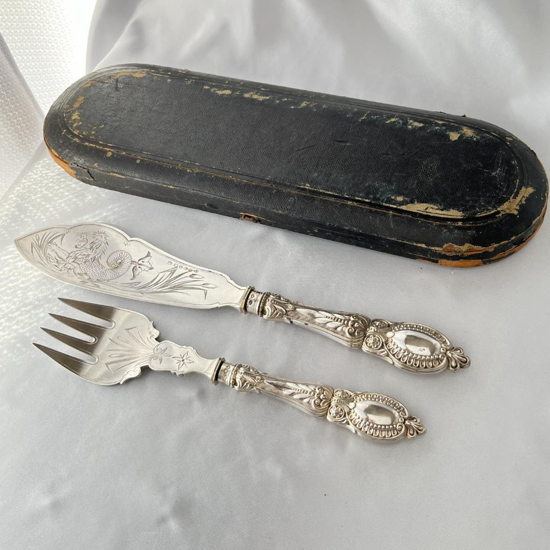 【英国】 ビクトリアンのサーバー ペア　 獅子のエングレイブ 豪奢！！！