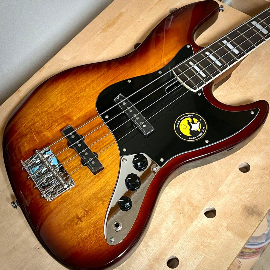 新品同様 Sire / V5R Alder-4 ※fender sadowsky