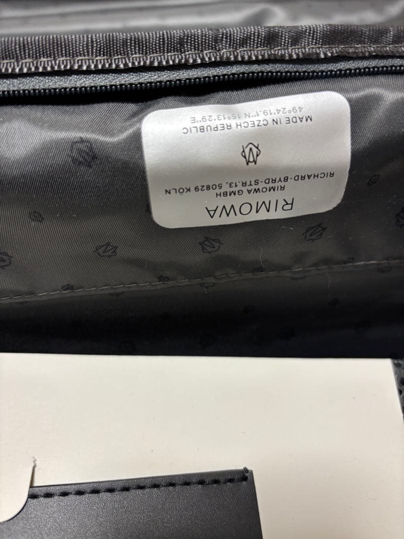 人気カラーRIMOWA エッセンシャルキャビン