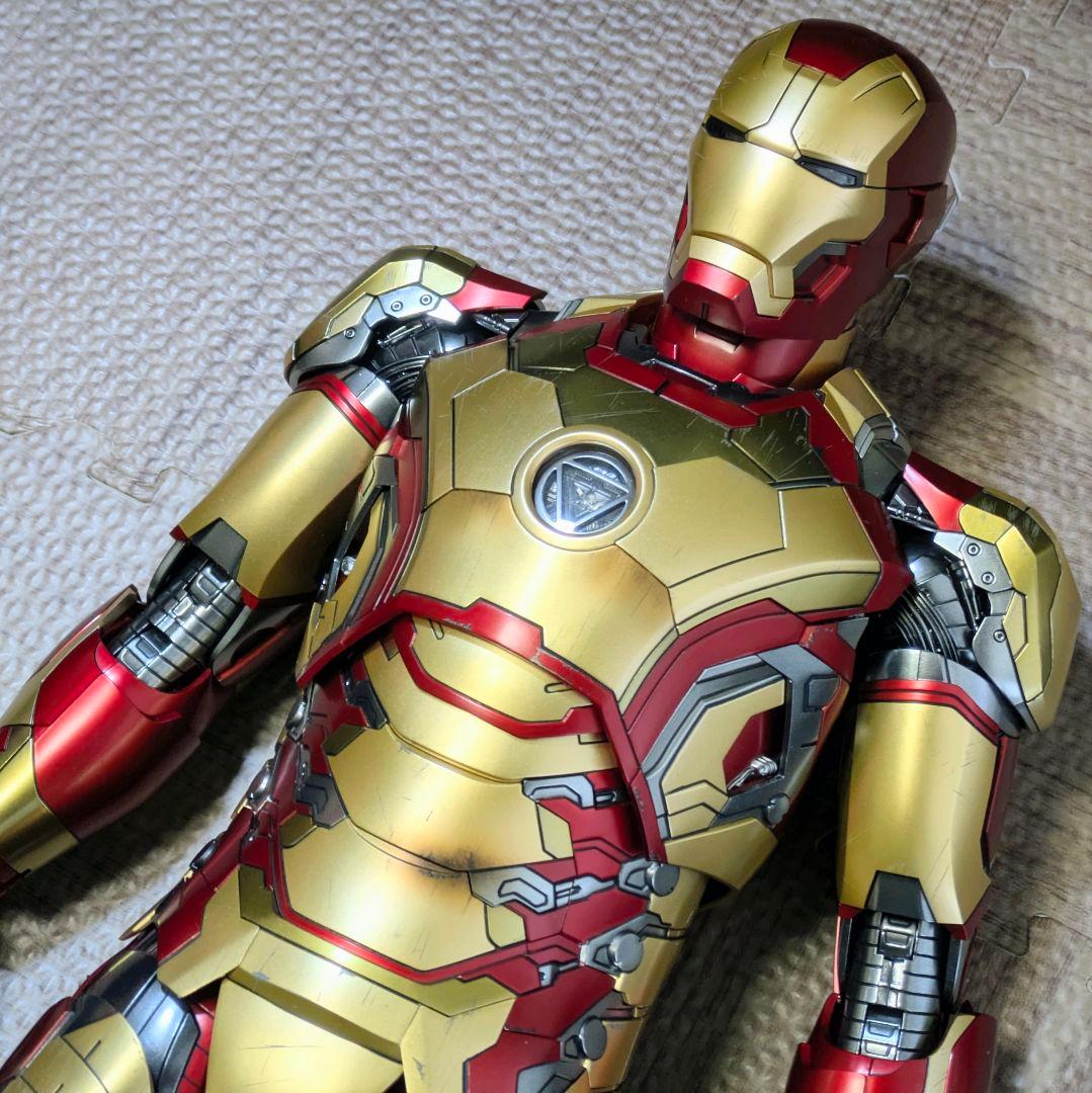 ホットトイズ 1/4 QS008 アイアンマン マーク42 　スタンド欠品