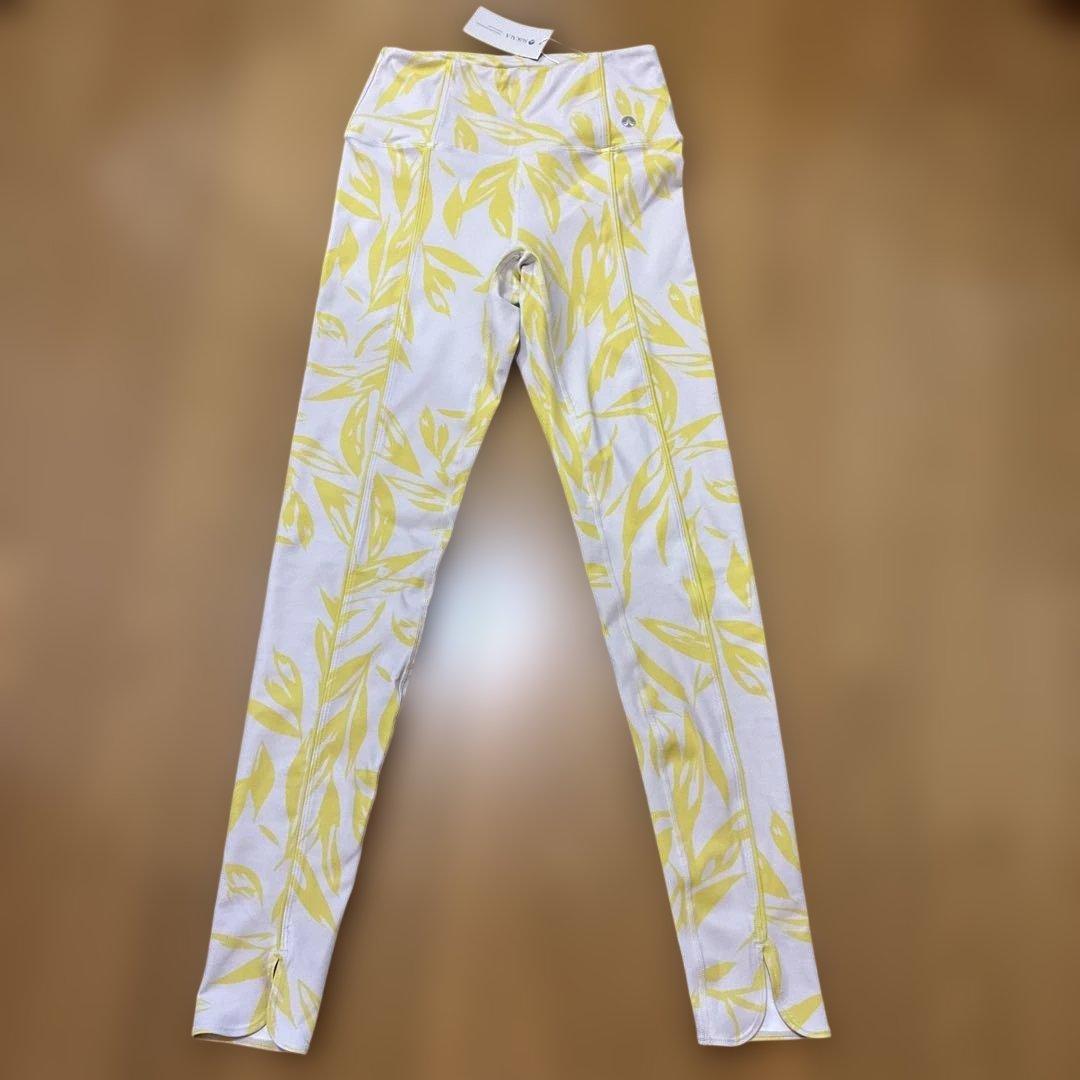 【新品タグ付】完売品 SUKALA スカーラ パイピングレギンス　ヨガウエア　S