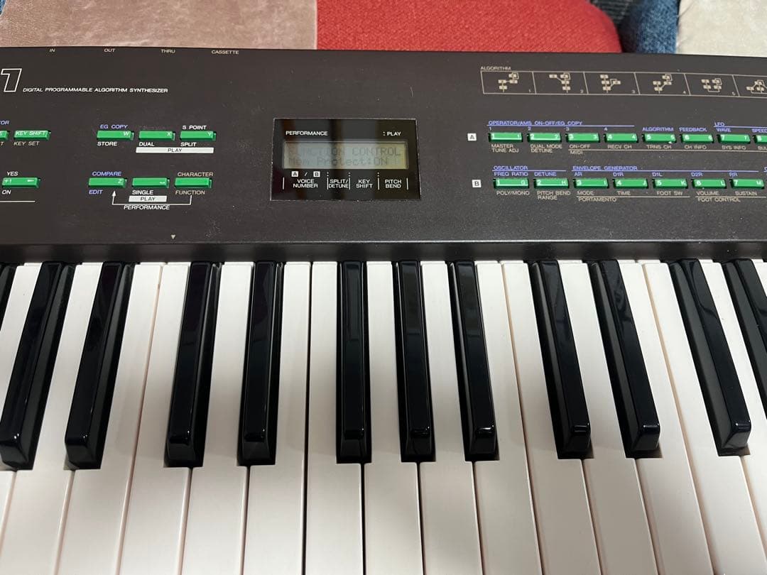 YAMAHA DX21 シンセサイザー