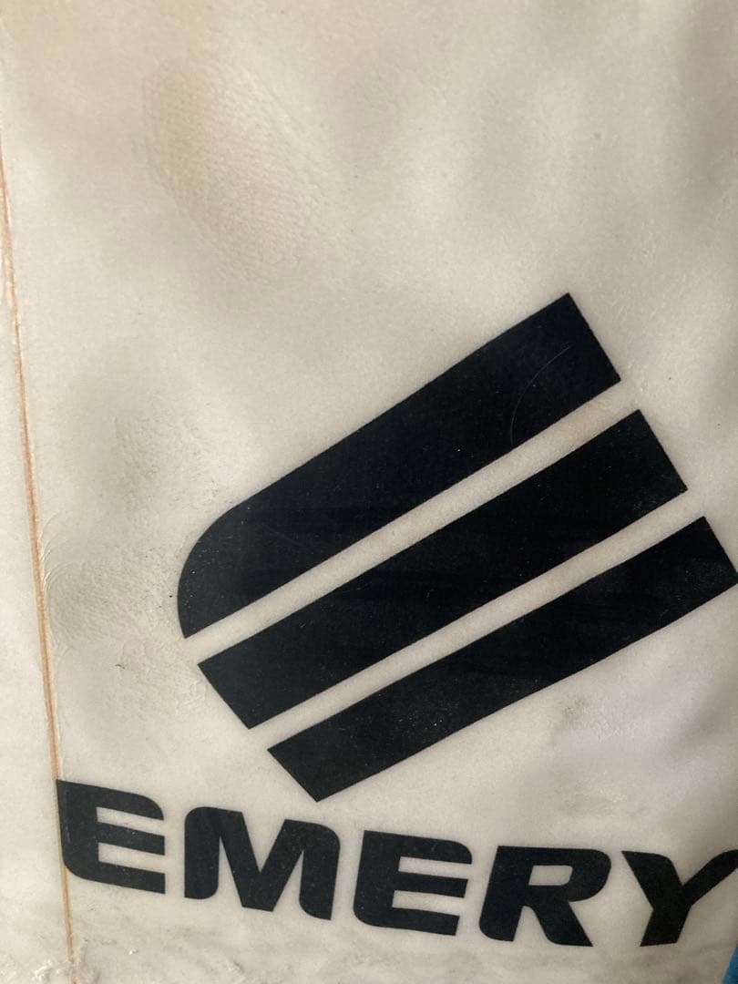 emery サーフボード