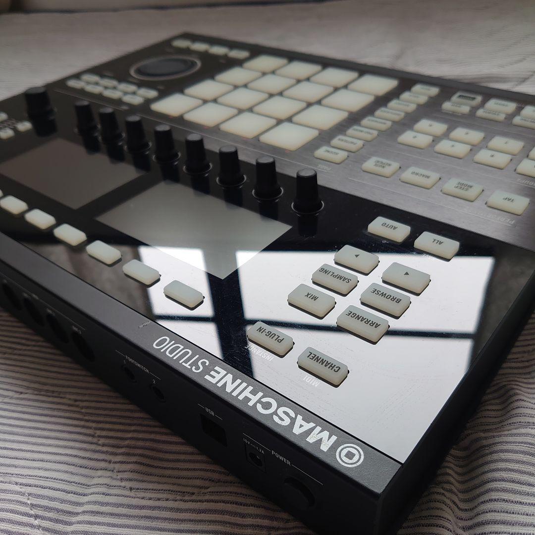 MASCHINE STUDIOと13万円分の拡張パック18種セット